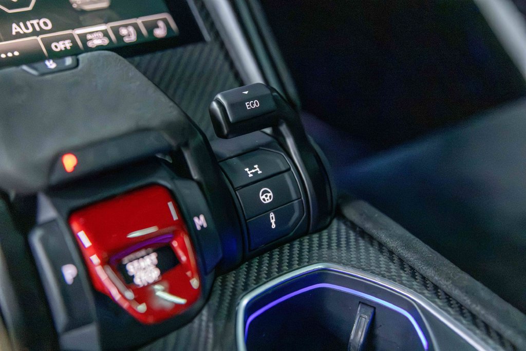 Used 2023 Lamborghini Urus Performante AWD/4WD image 44