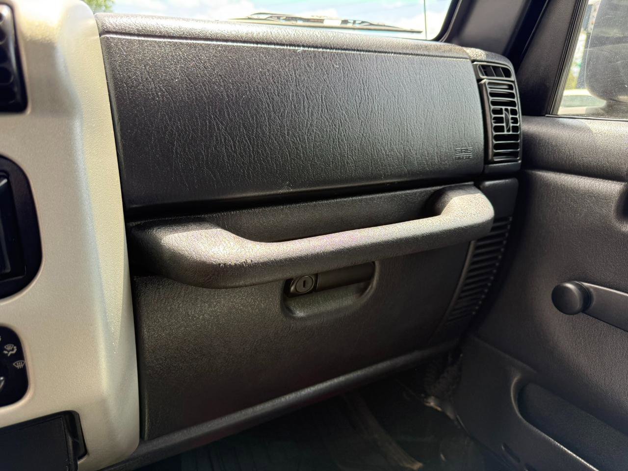 Used 2005 Jeep Wrangler X w/ Rocky Mountain Edition Group image 33