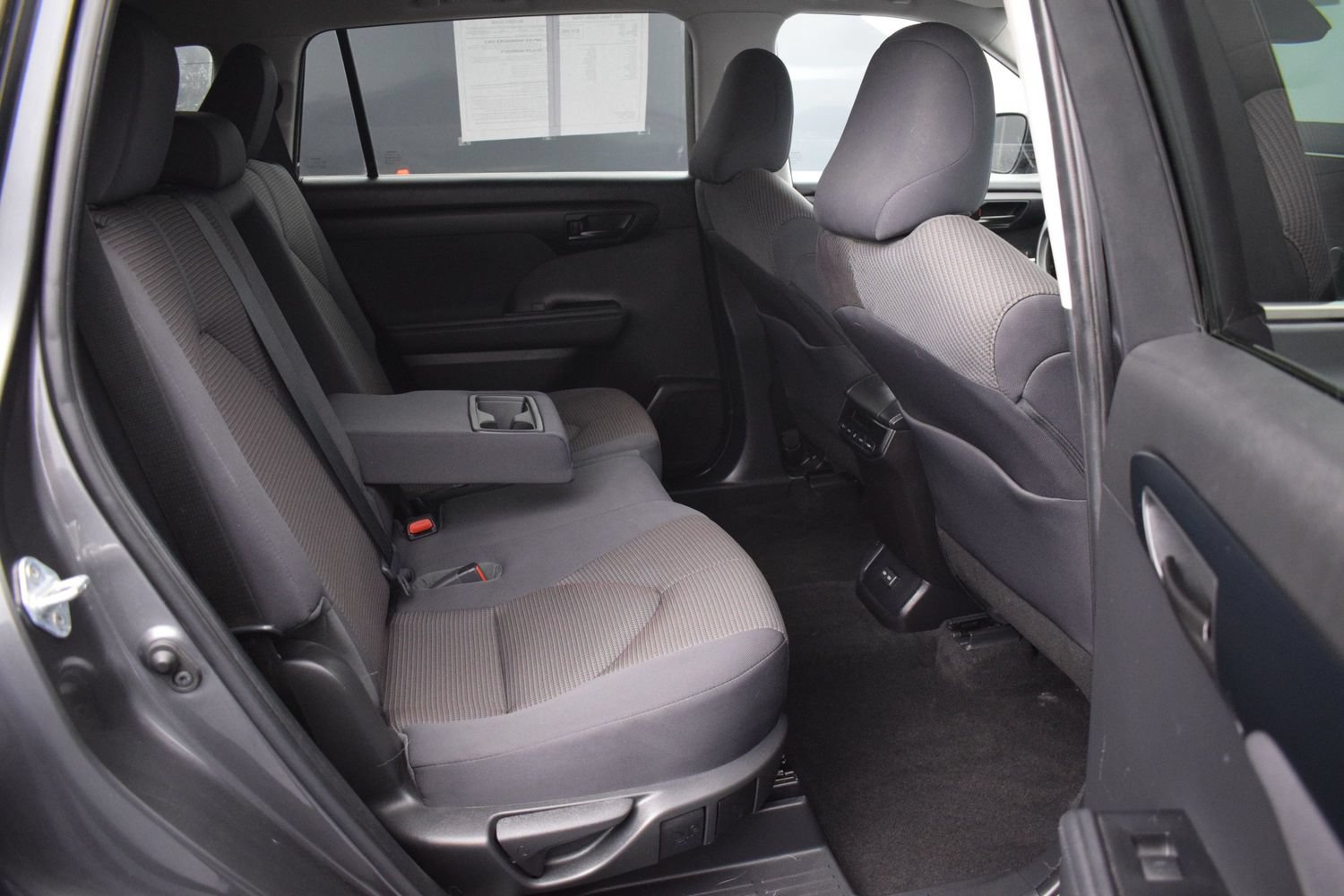Used 2023 Toyota Highlander L FWD image 11