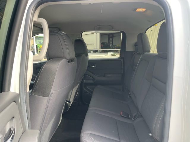 Used 2024 Nissan Frontier SV w/ Technology Package image 18