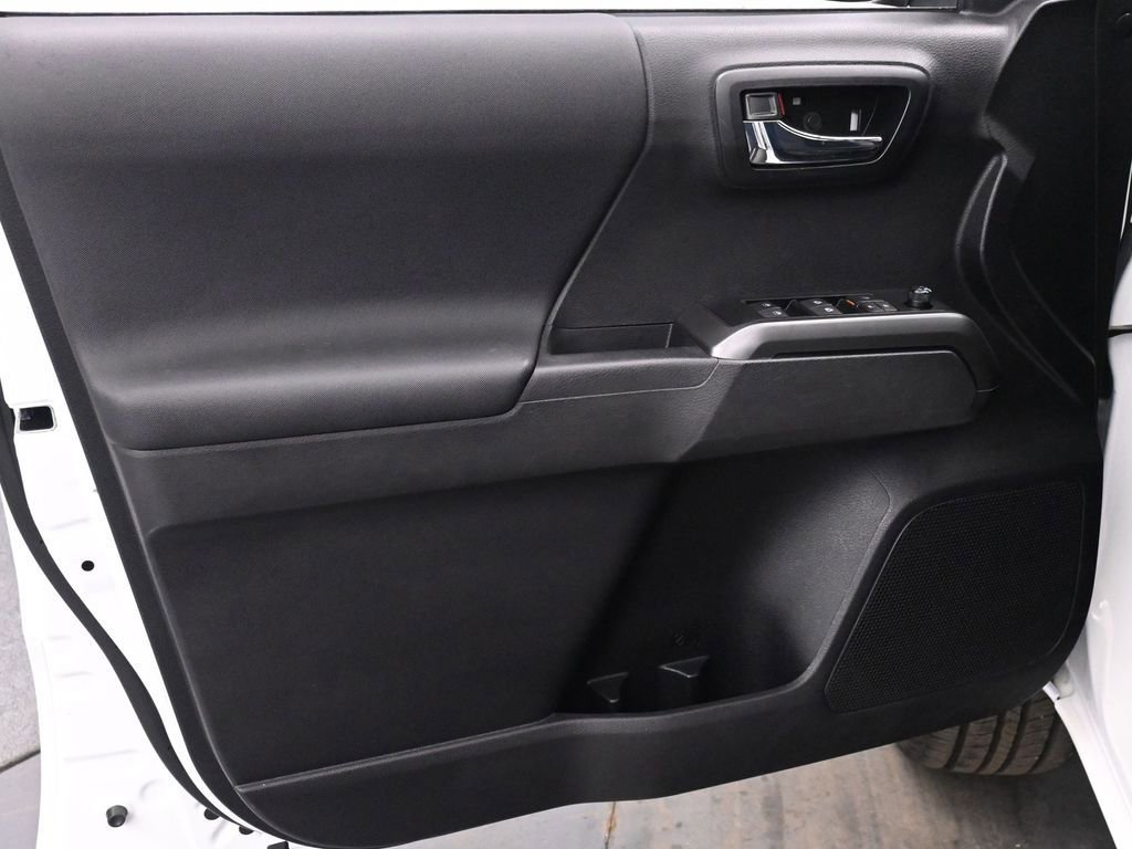 Used 2023 Toyota Tacoma TRD Off-Road w/ Technology Package image 10