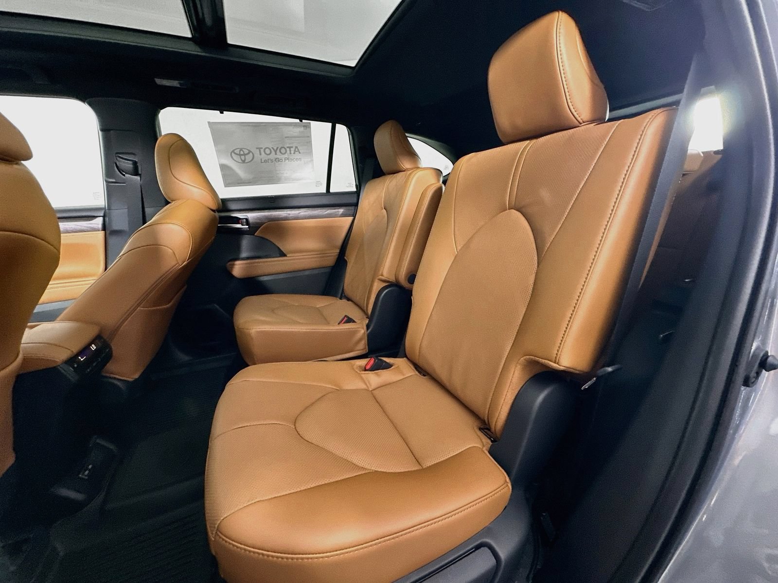 New 2026 Toyota Highlander Platinum AWD/4WD image 26