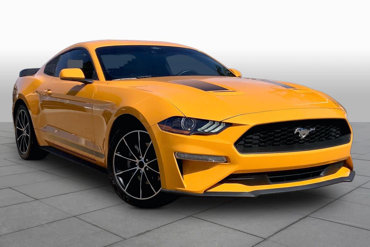 Used 2022 Ford Mustang GT w/ Equipment Group 101A RWD image 3
