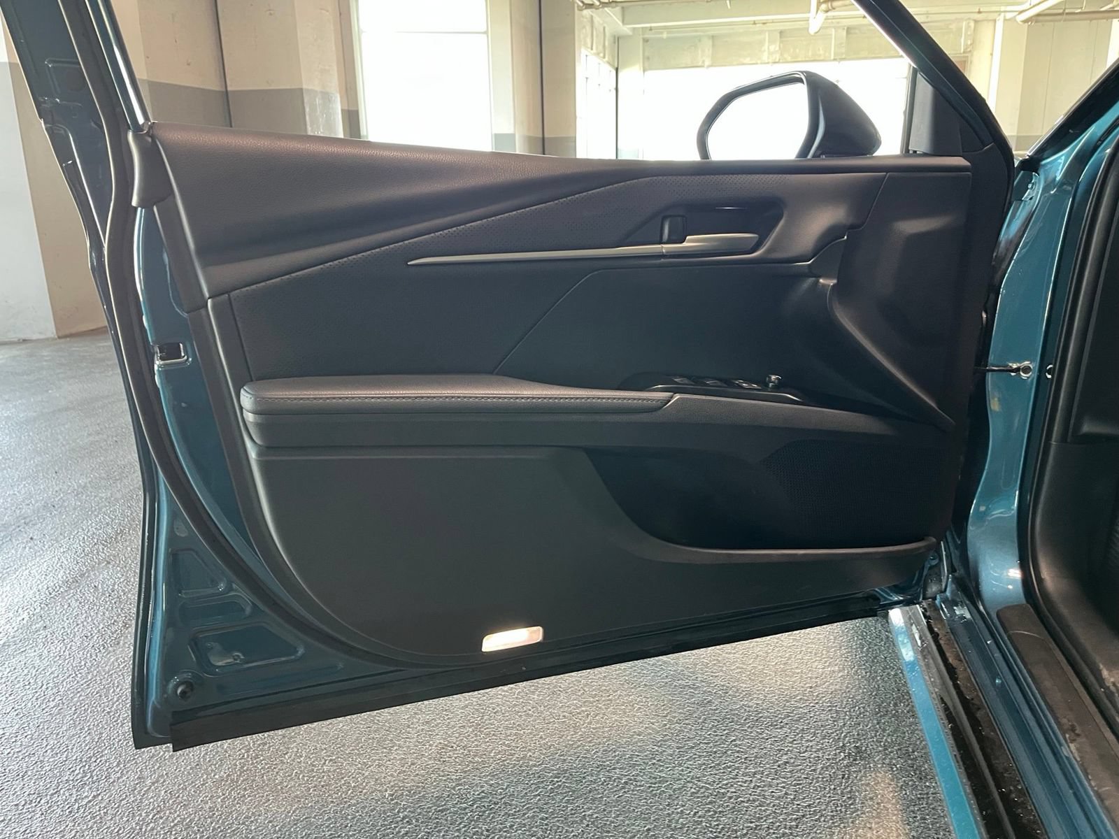 Used 2025 Toyota Camry XSE FWD image 17