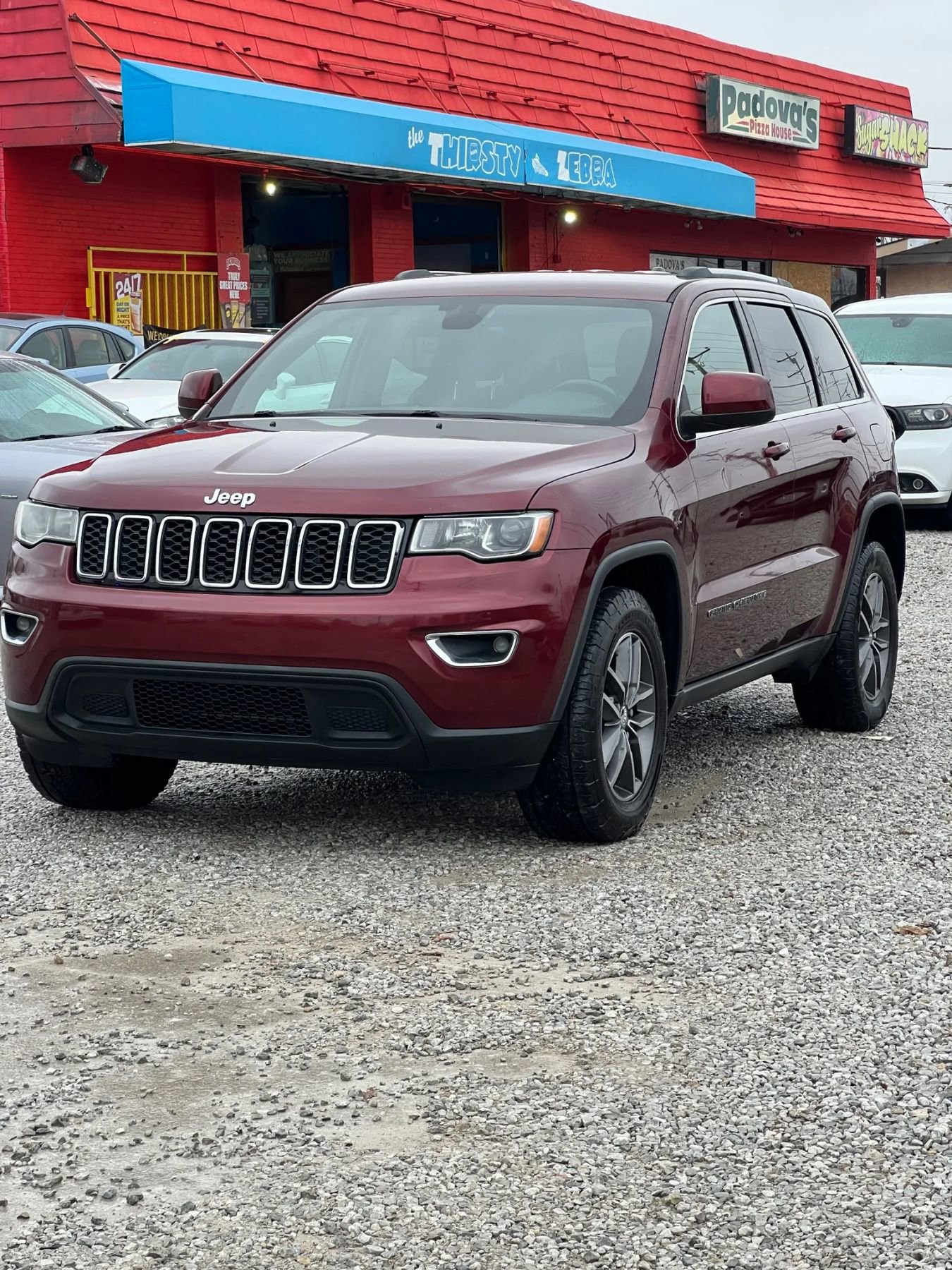 Used 2018 Jeep Grand Cherokee Laredo image 3
