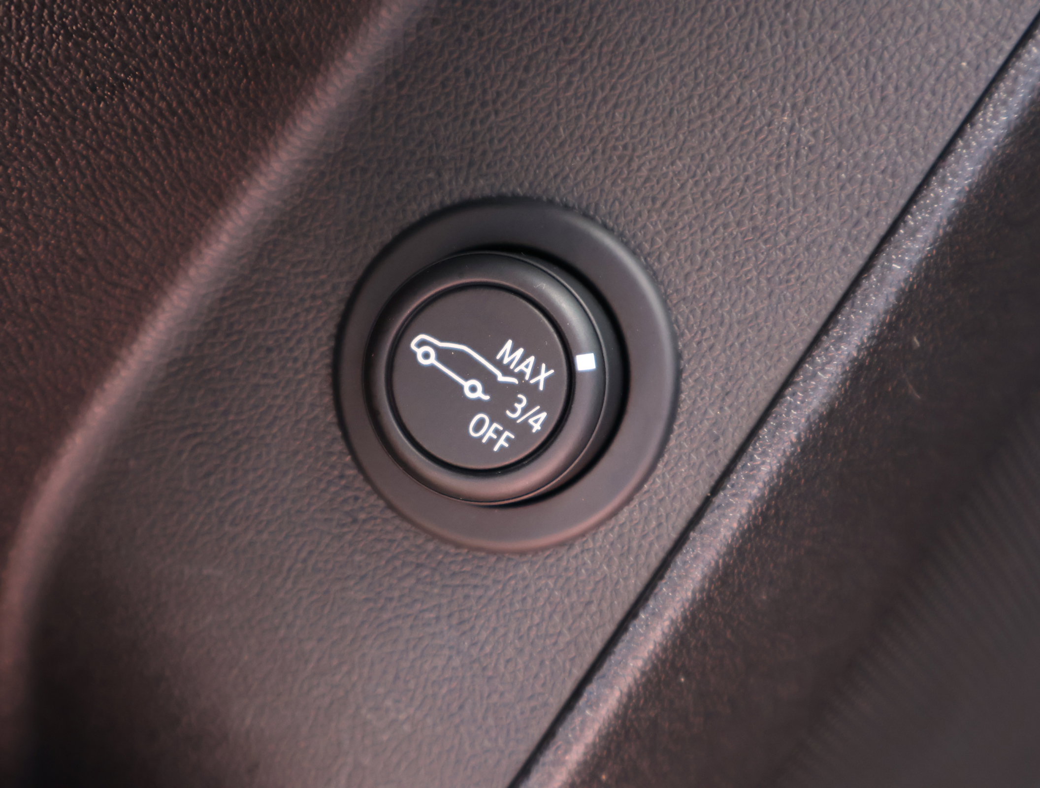 Used 2022 Chevrolet Equinox RS w/ Infotainment Package image 9