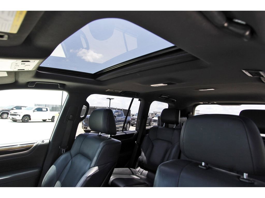 Used 2020 Lexus LX 570 4WD w/ Sport Package image 28