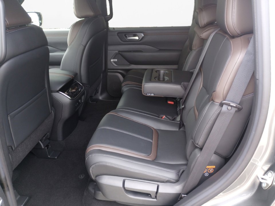 New 2026 Nissan Armada SL image 13