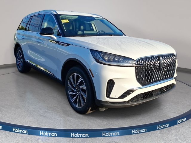 New 2026 Lincoln Aviator AWD image 3