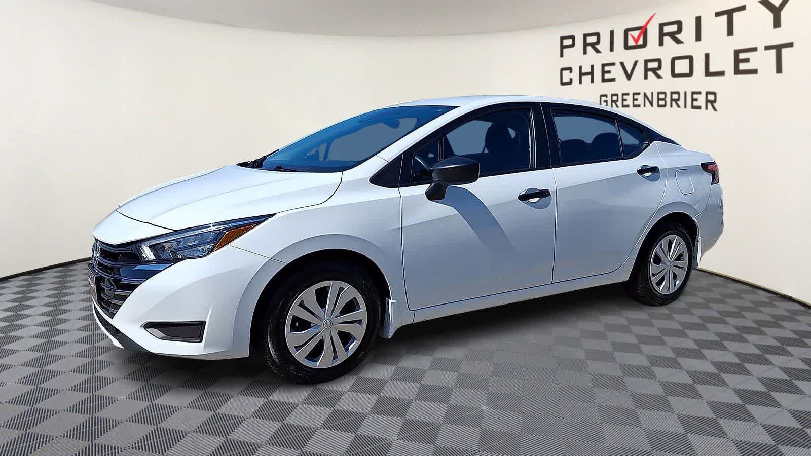 Used 2025 Nissan Versa S w/ Trunk Package FWD image 4