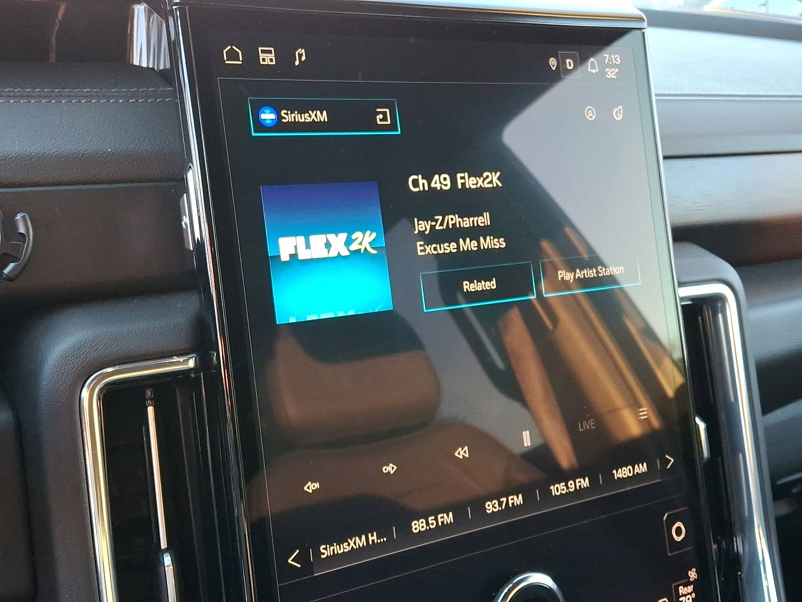 Certified 2025 GMC Yukon Denali AWD/4WD image 19