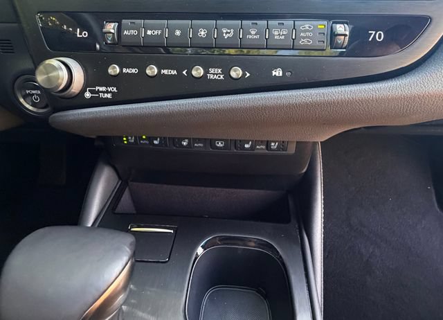 Certified 2025 Lexus ES 300h Ultra Luxury w/ Accessory Package (Z1) FWD image 25