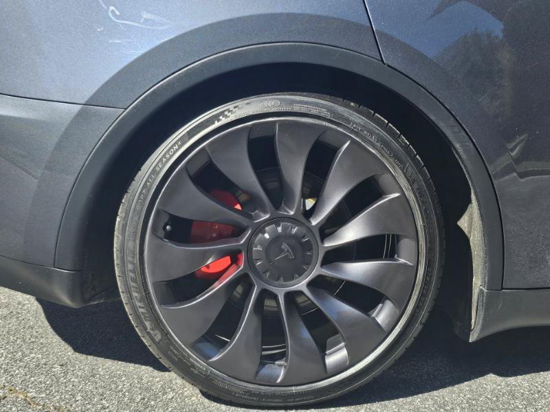 Used 2023 Tesla Model Y Long Range AWD/4WD image 16