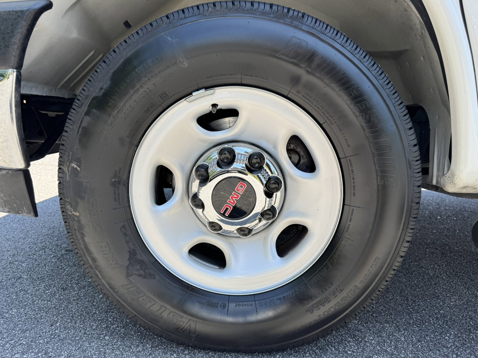 Used 2025 GMC Savana 3500 LT w/ LT Preferred Equipment Group RWD image 12