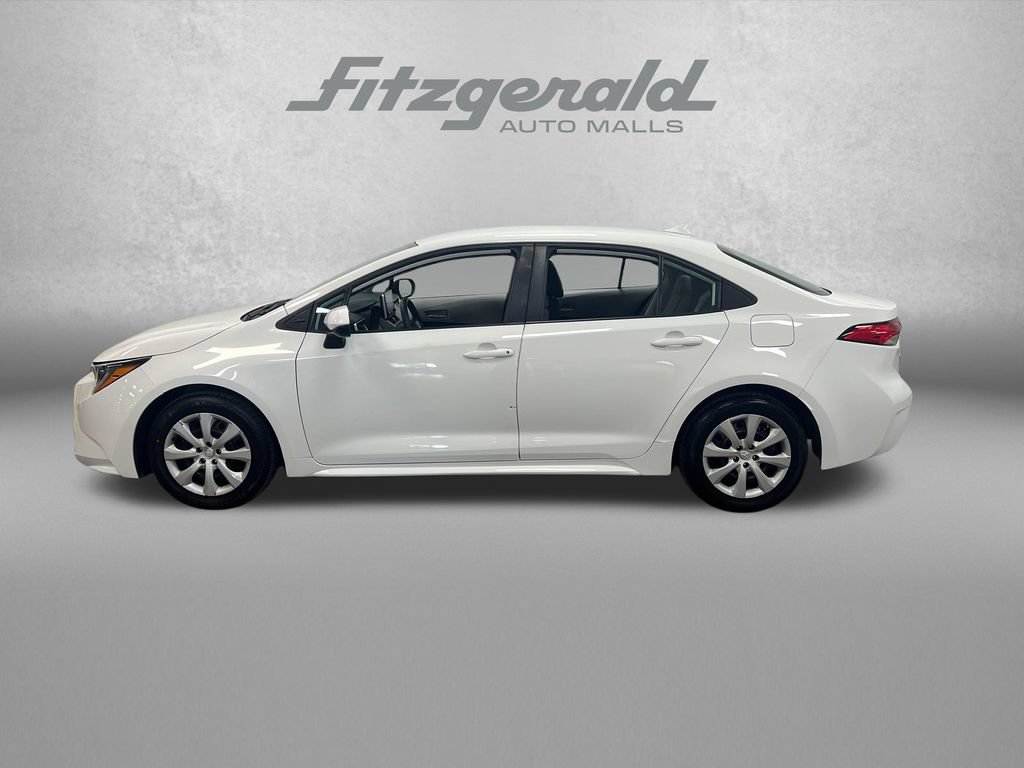 Used 2020 Toyota Corolla LE FWD image 2