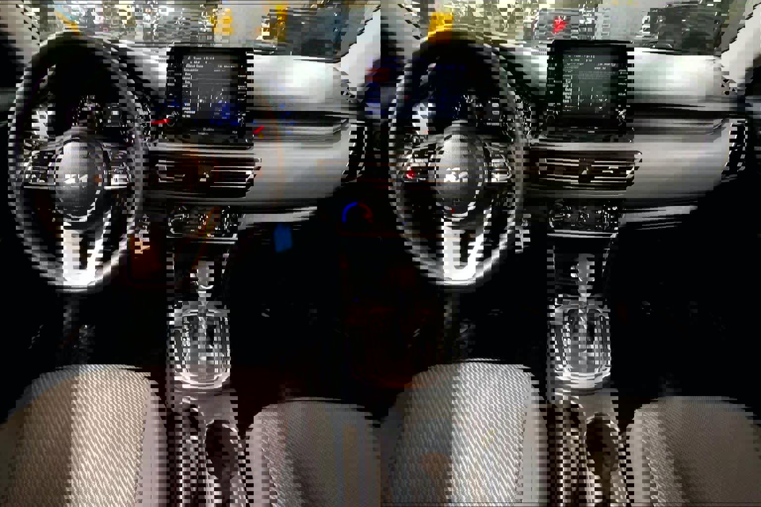 Used 2023 Kia Seltos LX image 16