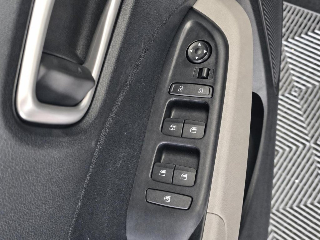 New 2026 Hyundai Venue SEL FWD image 17