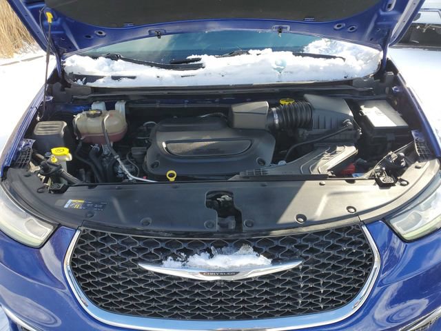 Used 2021 Chrysler Pacifica Touring-L FWD image 28