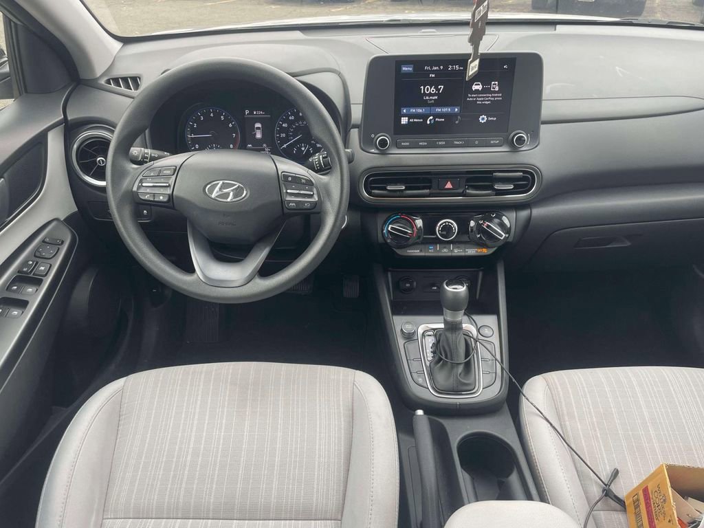 Used 2023 Hyundai Kona SEL image 13