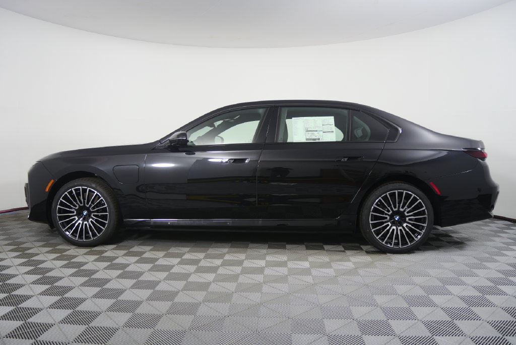 New 2026 BMW 750e xDrive w/ Executive Package AWD/4WD image 7