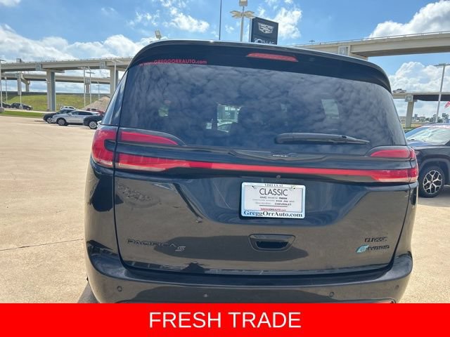 Used 2024 Chrysler Pacifica Premium FWD image 7