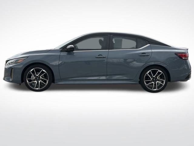 Used 2024 Nissan Sentra SR w/ SR Premium Package image 13
