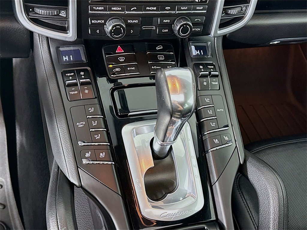 Used 2016 Porsche Cayenne S image 18