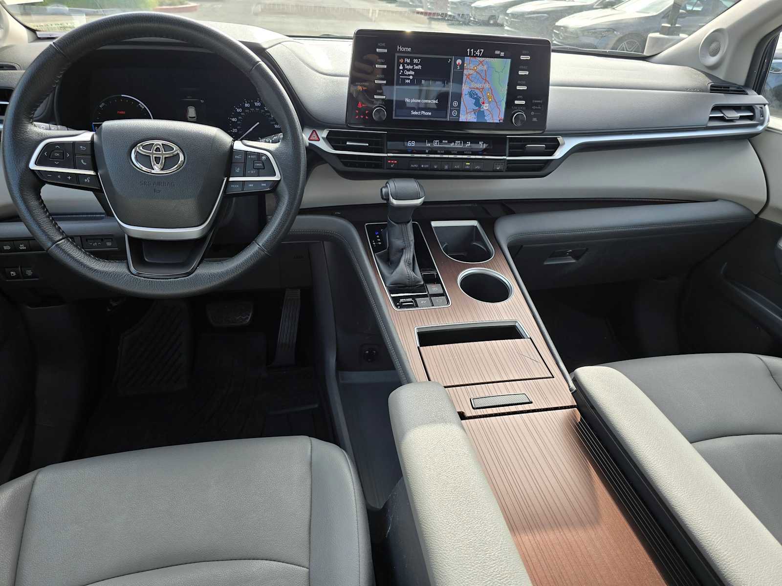 Used 2022 Toyota Sienna XLE image 20