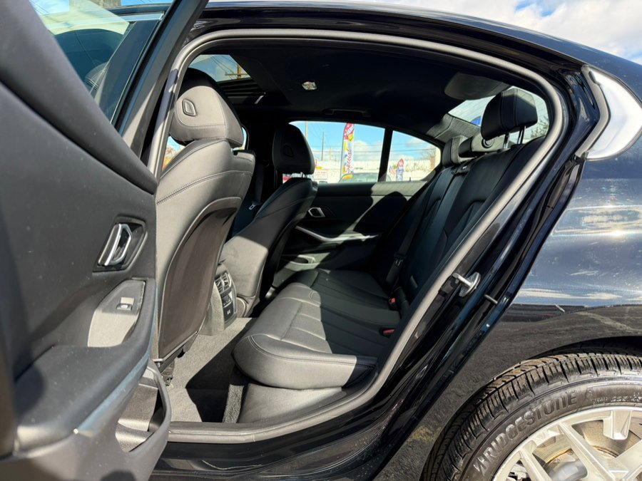 Used 2025 BMW 330i xDrive Sedan image 19