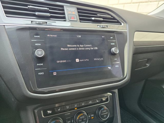 Used 2019 Volkswagen Tiguan SE image 33