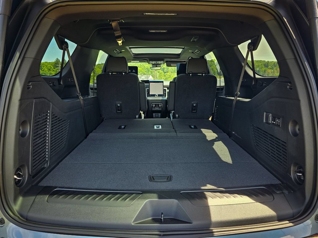 New 2026 GMC Yukon XL Elevation w/ Elevation Premium Package AWD/4WD image 38