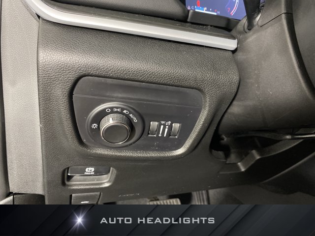Used 2024 Jeep Grand Cherokee Altitude AWD/4WD image 25