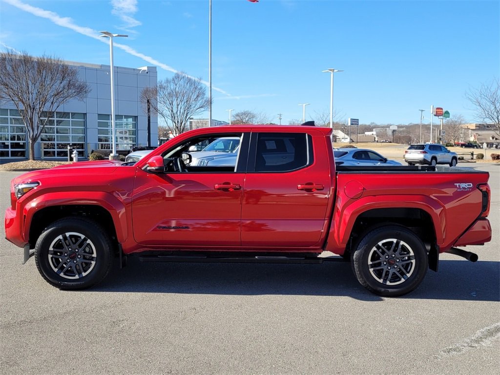 Used 2024 Toyota Tacoma TRD Sport image 4
