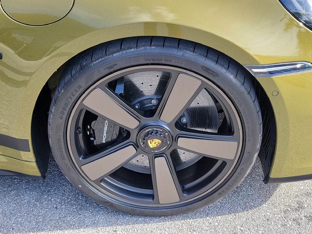 Certified 2026 Porsche 911 Carrera 4 GTS AWD/4WD image 13