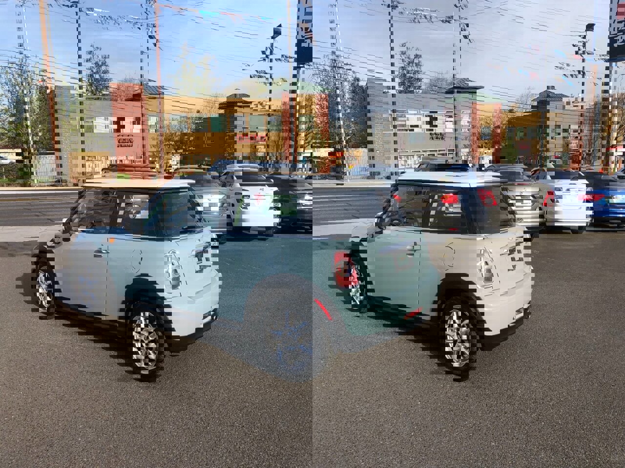 Used 2011 MINI Cooper Hardtop image 3