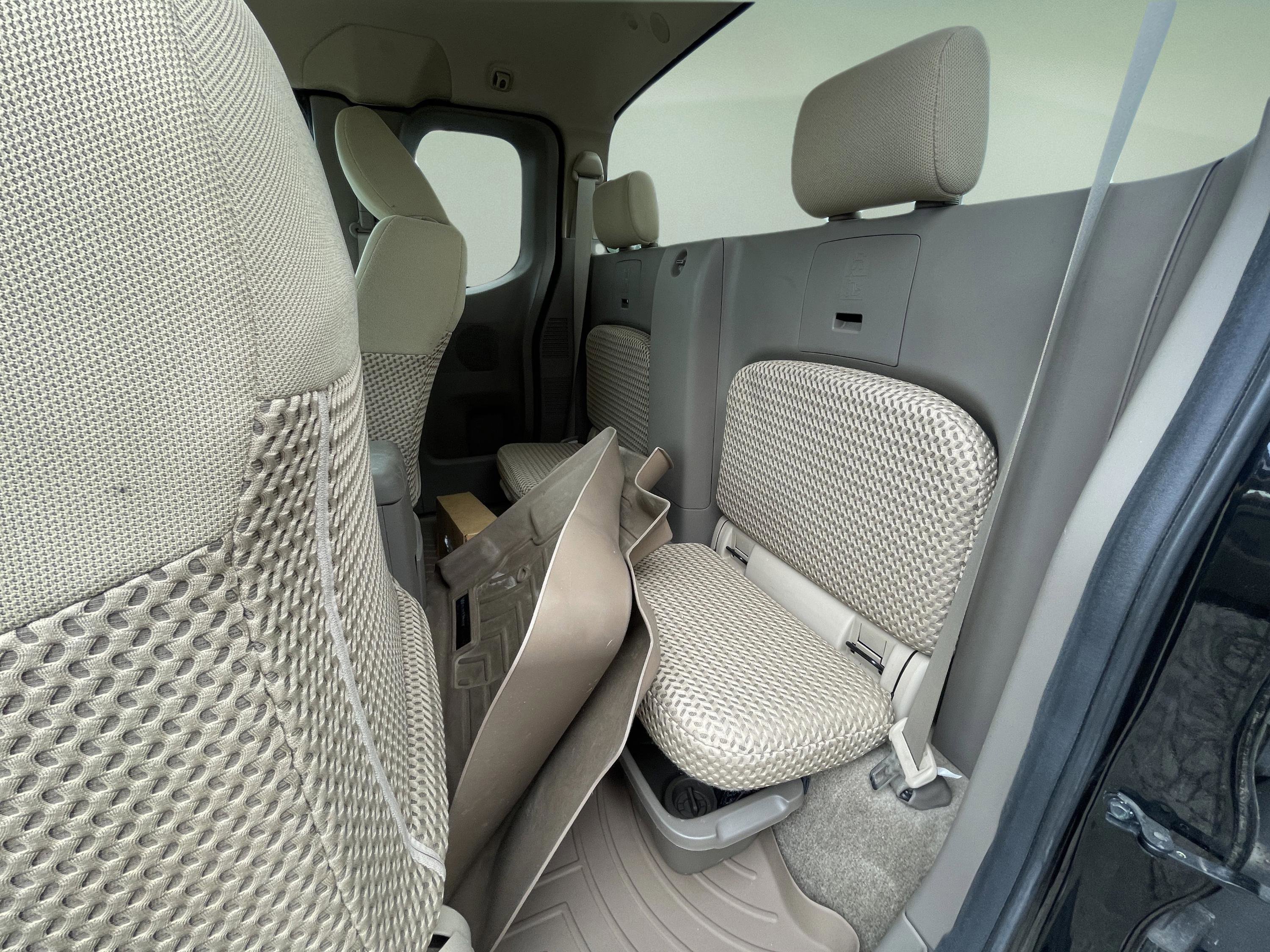 Used 2015 Nissan Frontier SV image 25