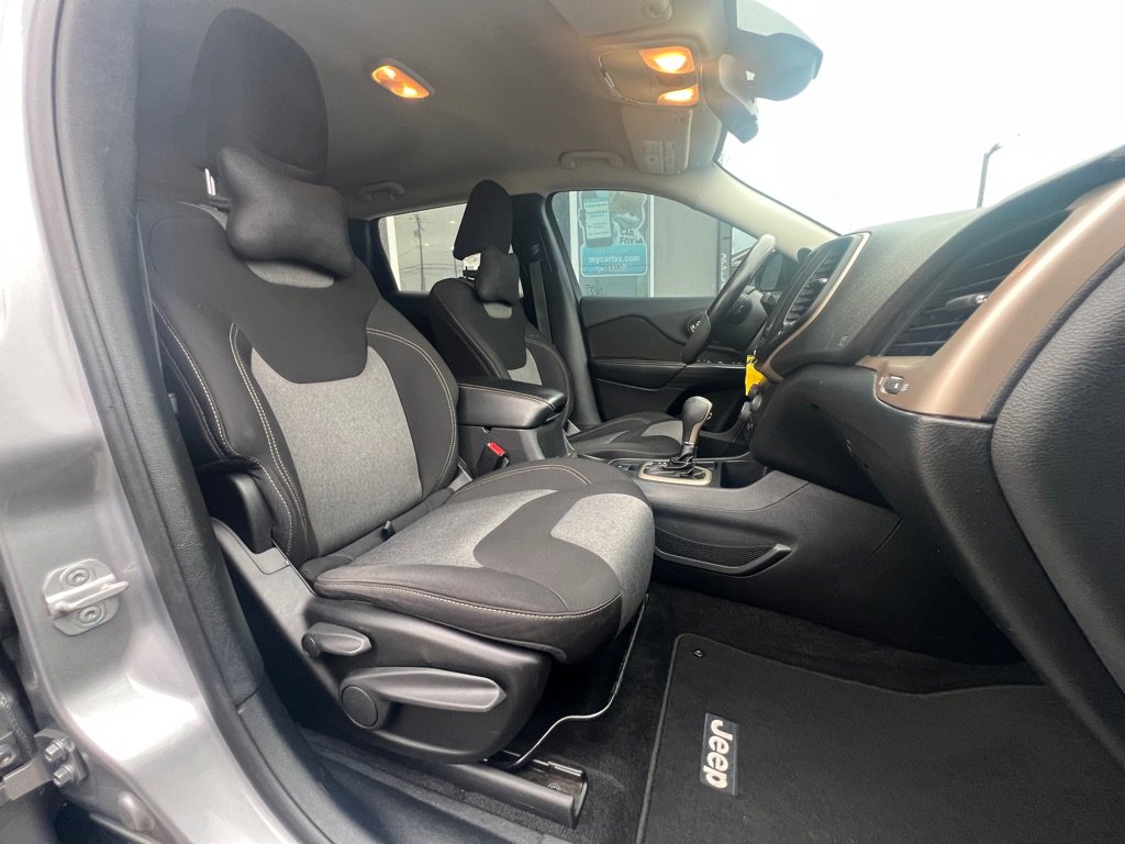 Used 2014 Jeep Cherokee Latitude FWD image 20