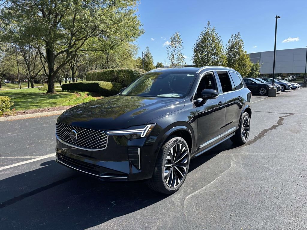 New 2026 Volvo XC90 B6 Plus w/ Protection Package Premier image 3