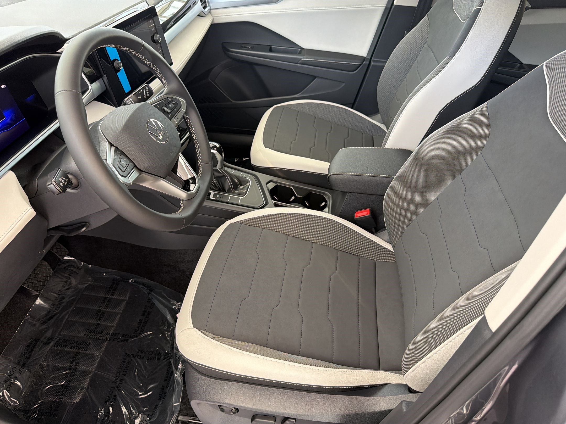 New 2026 Volkswagen Taos SE FWD image 5
