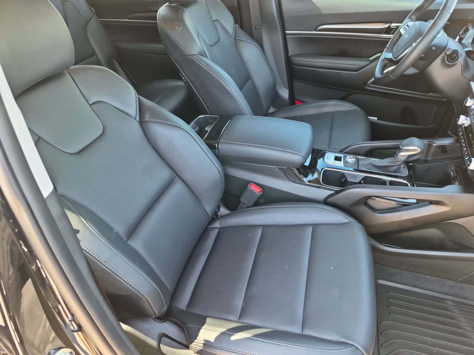 Used 2025 Kia Telluride LX FWD image 22