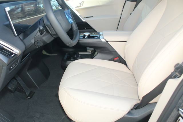 New 2026 BMW iX xDrive45 w/ Premium Package image 18