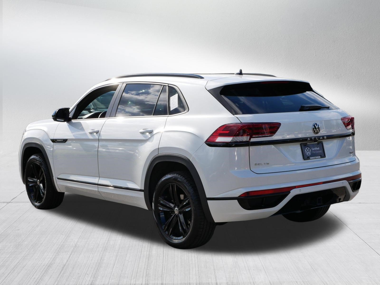 Certified 2023 Volkswagen Atlas Cross Sport SEL R-Line AWD/4WD image 5