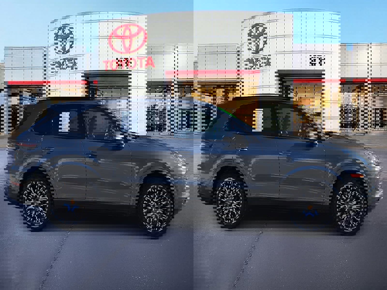 Used 2020 Porsche Cayenne image 4