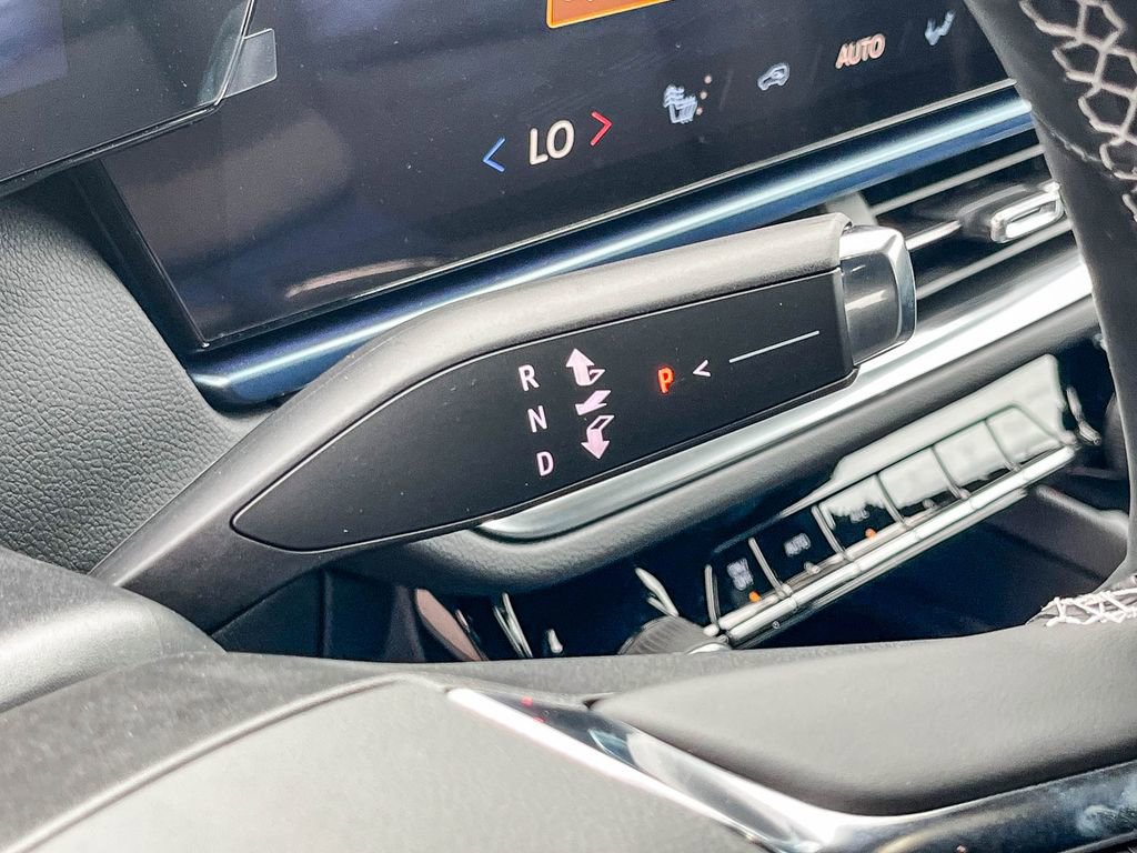 New 2026 Chevrolet Equinox EV LT image 18