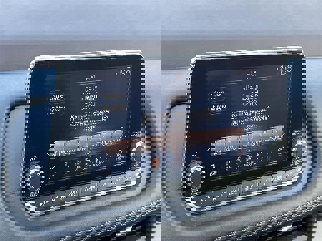 Used 2023 Nissan Rogue SV image 19