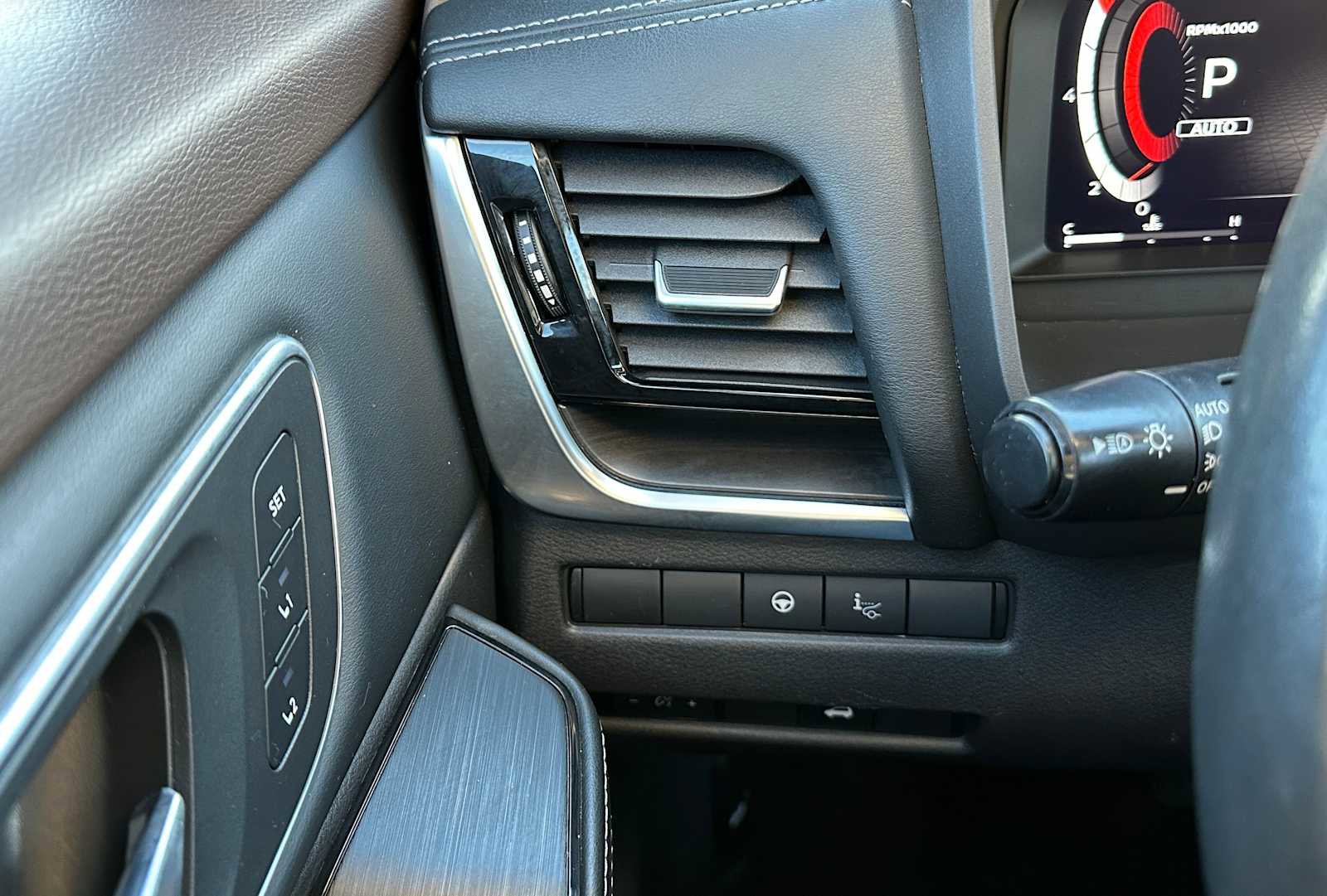 Used 2021 Nissan Rogue Platinum image 33