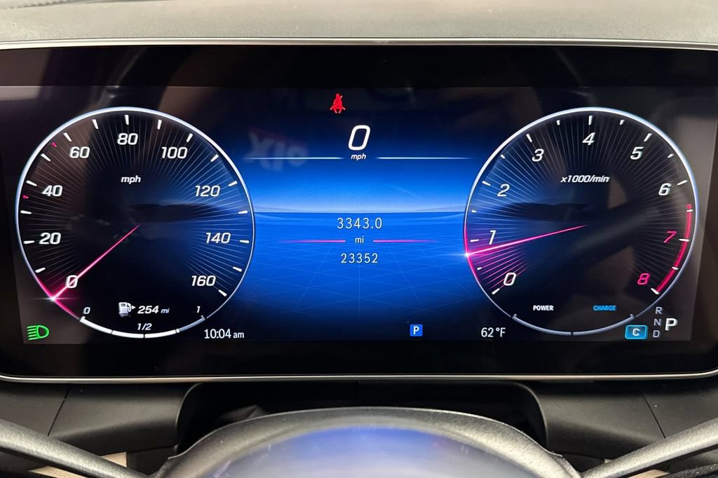 Used 2024 Mercedes-Benz GLC 300 4MATIC image 31