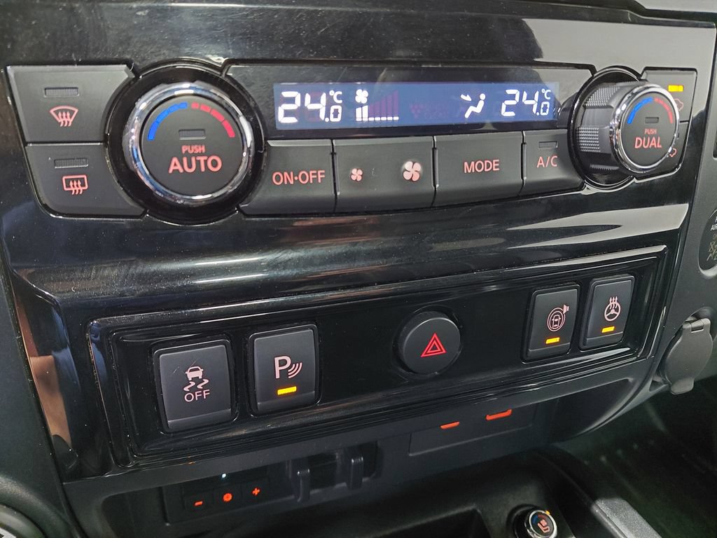 Used 2020 Nissan Titan PRO-4X AWD/4WD image 41
