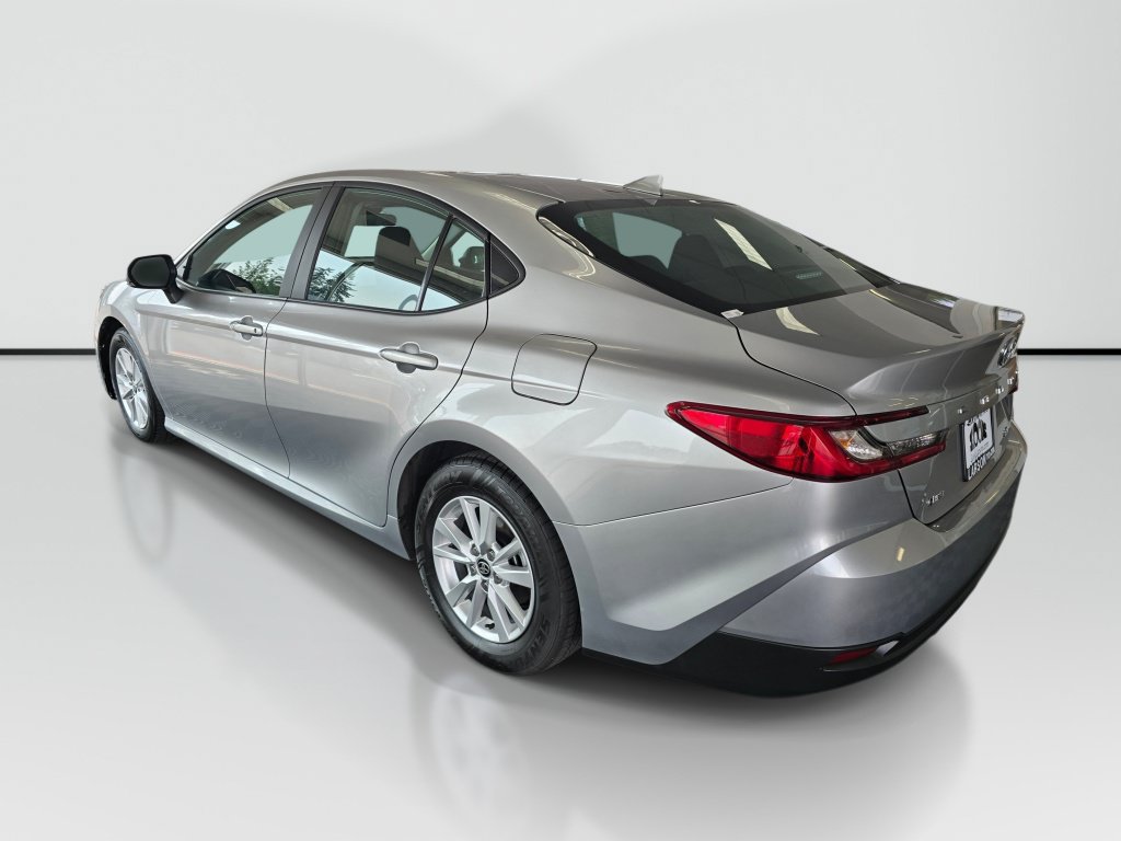 Used 2025 Toyota Camry LE FWD image 5