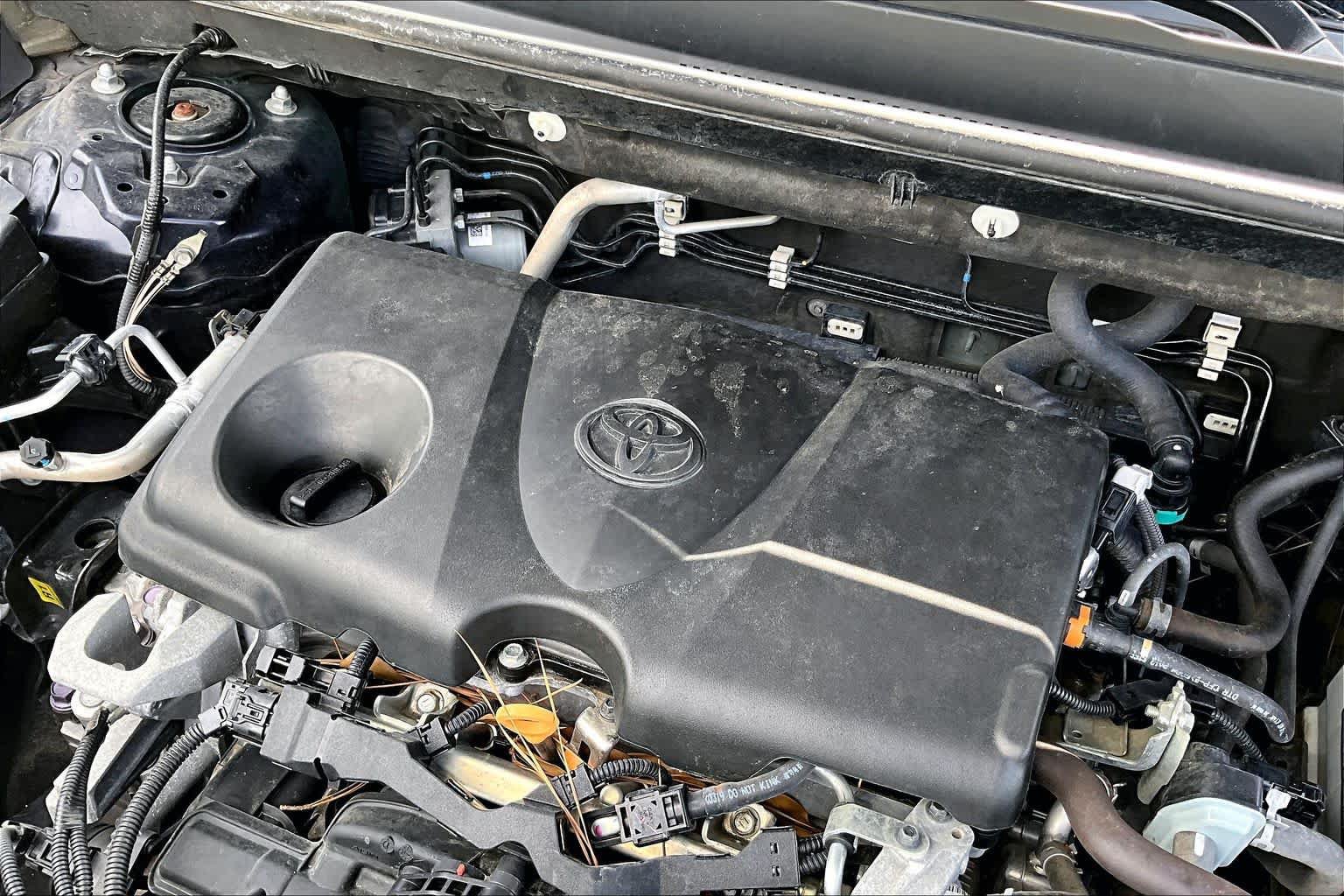 Used 2020 Toyota RAV4 XLE FWD image 31